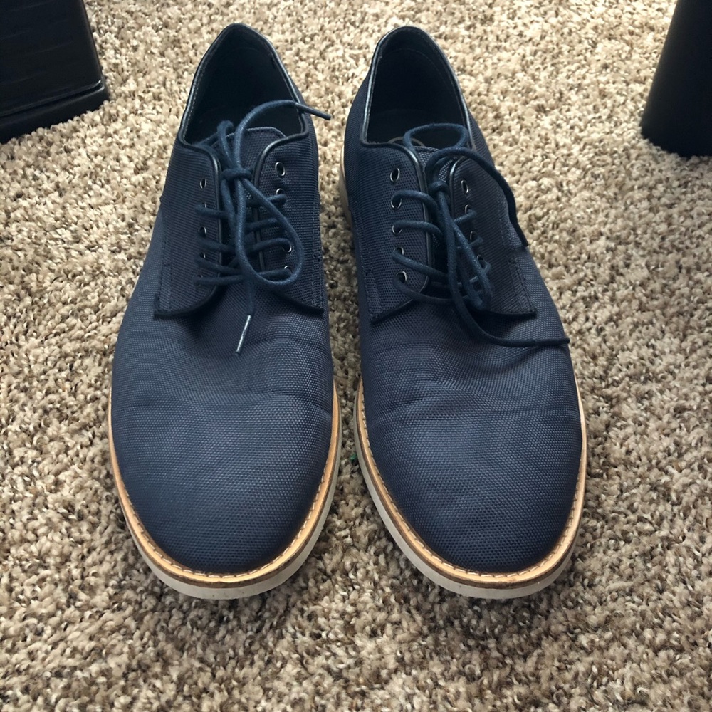 Men’s dress shoes